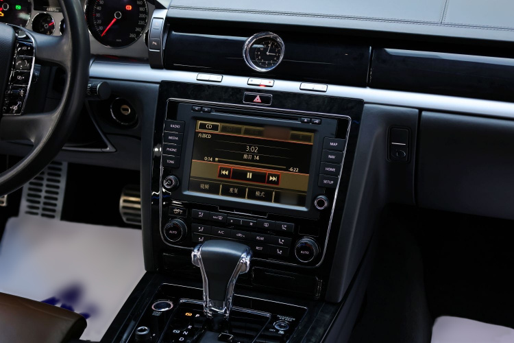 Volkswagen Pheaton 2017 immagine di auto #33