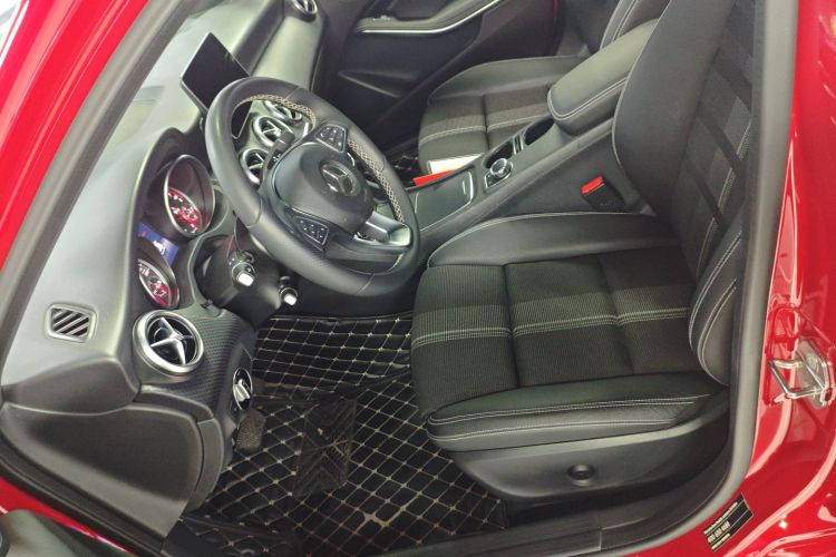 Mercedes-Benz A Class (Imported) 2018 car image #33