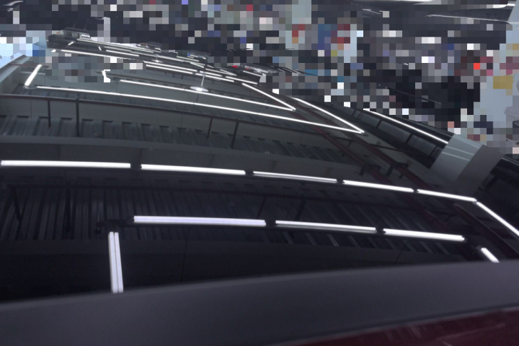 BMW iX 2024 car image #33