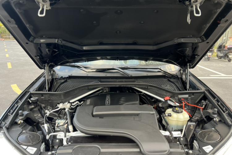 BMW X6 2018 car image #33