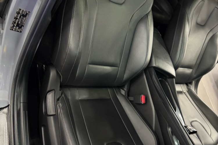 Hyundai Elantra 2020 immagine di auto #33