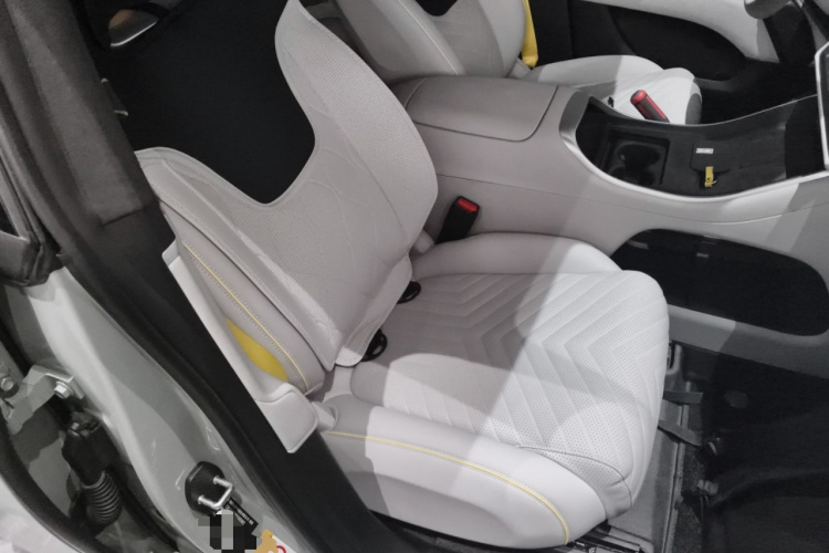 Avatr 11 2023 car image #33