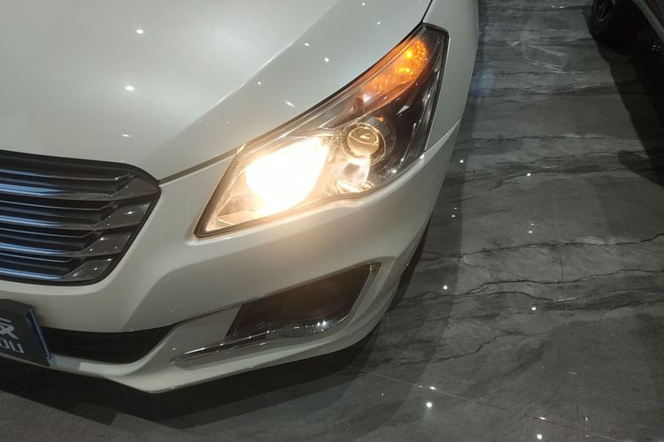 Suzuki Ciaz 2017 изображение автомобиля #33