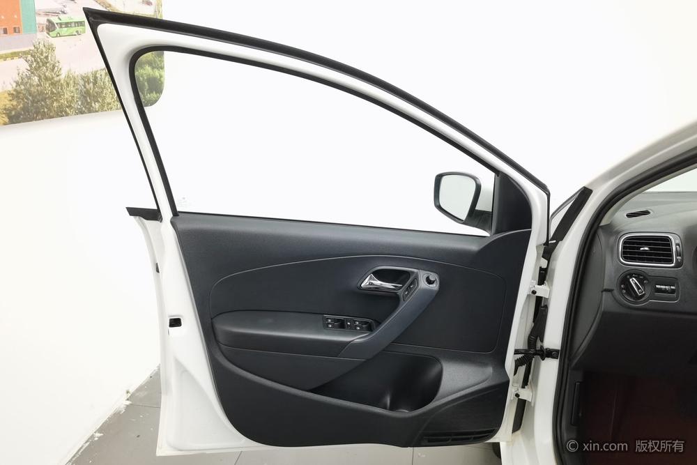 Volkswagen Polo 2014 #21 Volkswagen Polo 2014 car image #21