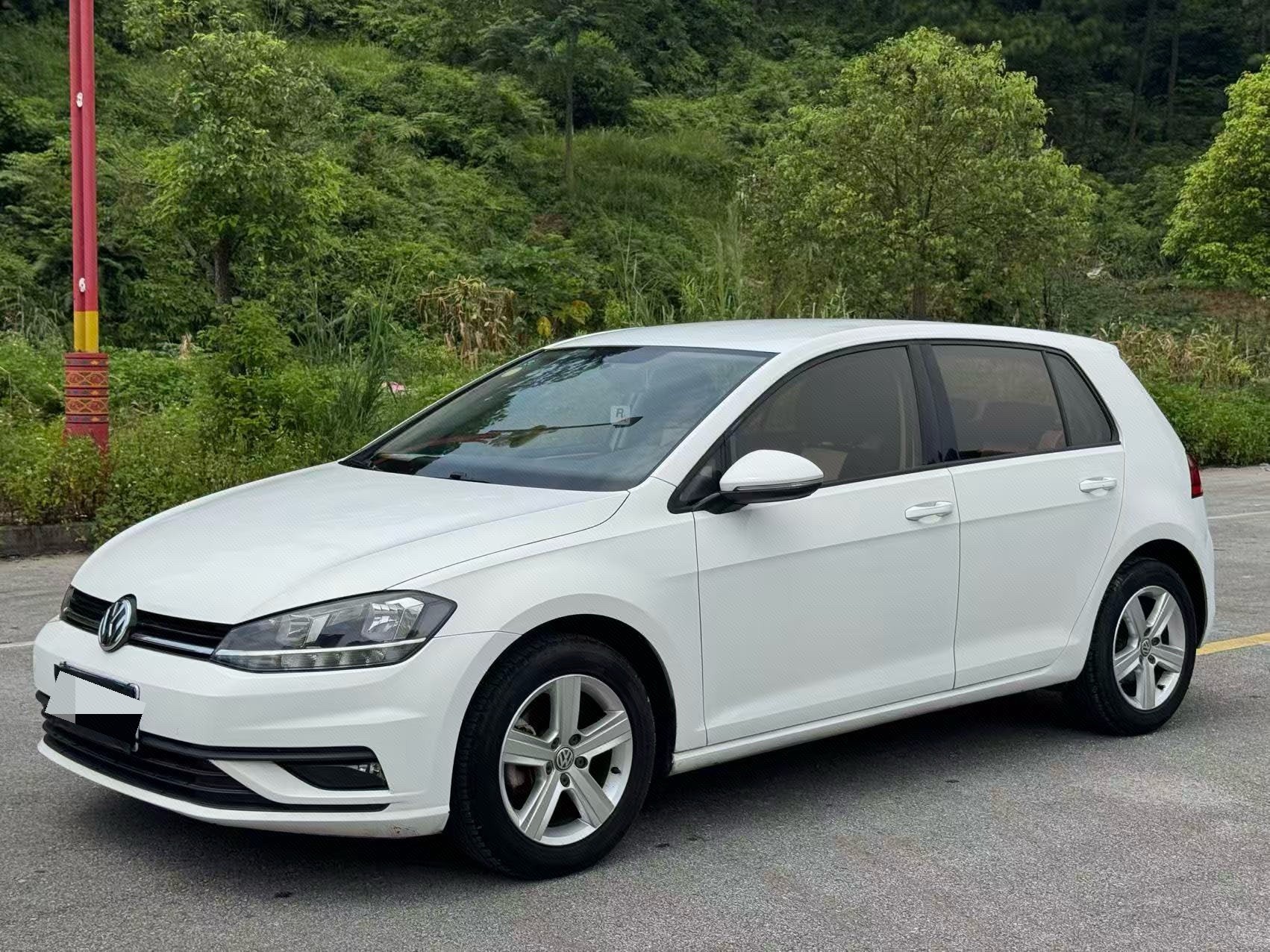 Volkswagen Golf 2018 car image 