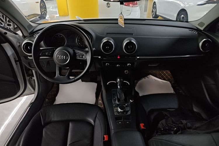 Audi A3 2019 car image #10
