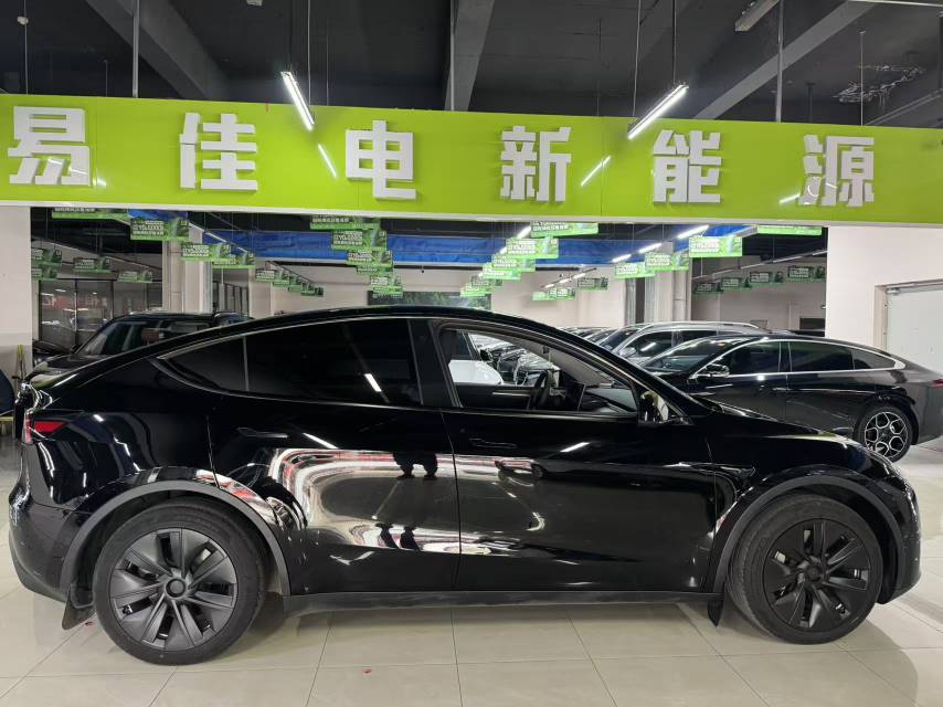 Tesla Model Y 2023 #4 Tesla Model Y 2023 car image #4