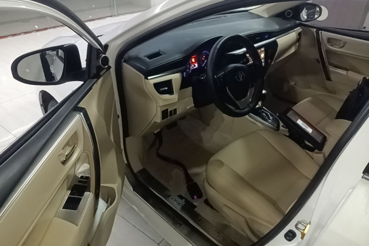 Toyota Corolla 2015 car image #12