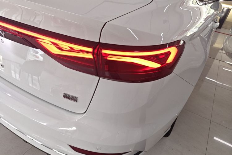 GEELY Emgrand 2022 #8 GEELY Emgrand 2022 car image #8