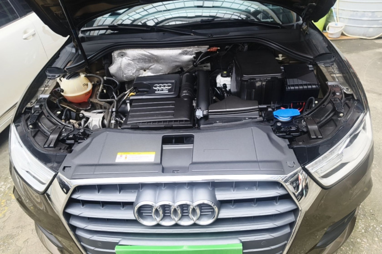 Audi Q3 2018 car image #20