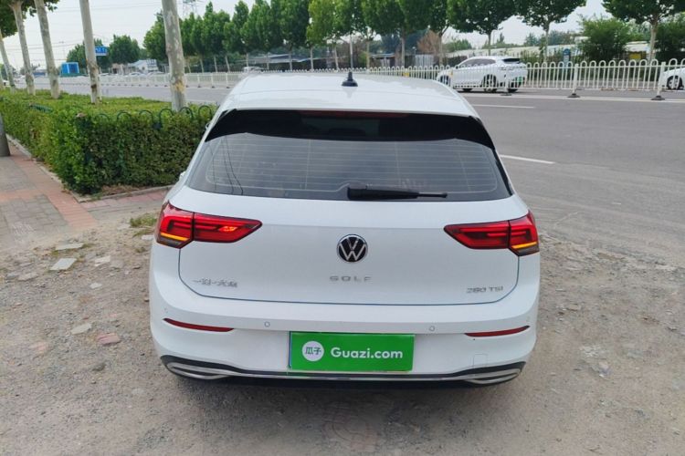 Volkswagen Golf 2022 car image #6