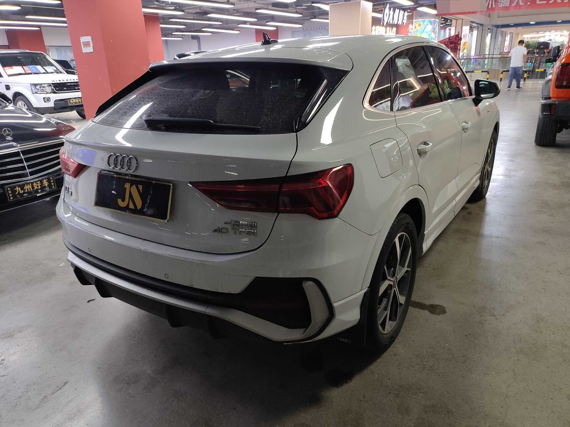 Audi Q3 2021 car image #3