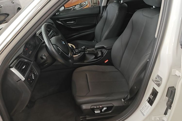 BMW 3 Series 2016 car image #15