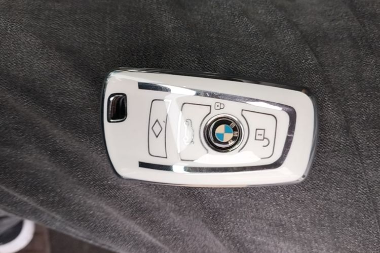 BMW 3 Series 2019 #9 BMW 3 Series 2019 car image #9