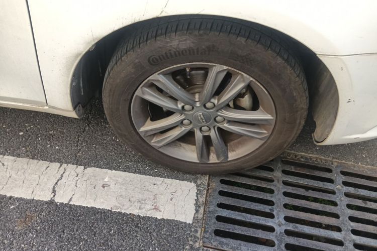 GEELY Emgrand 2016 car image #6