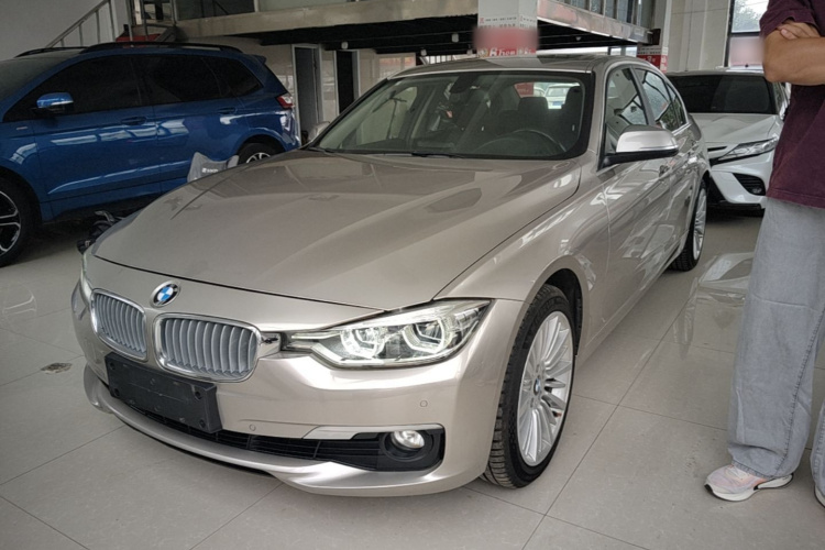 BMW 3 Series 2018 #2 BMW 3 Series 2018 car image #2