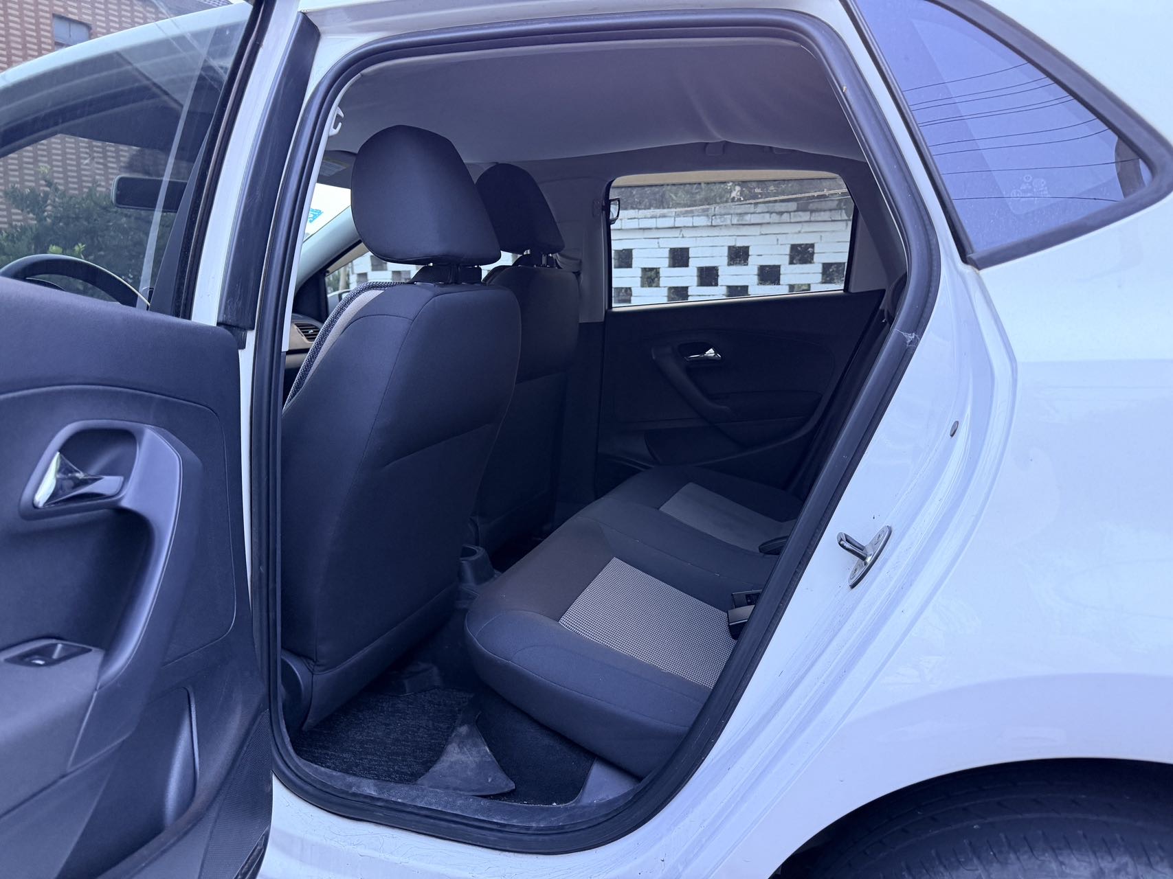 Volkswagen Polo 2017 car image #6