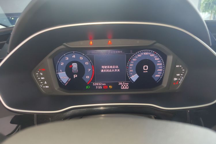 Audi Q3 2021 car image #12