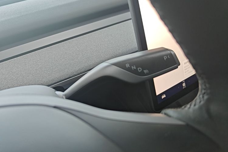 Tesla Model Y 2024 #14 Tesla Model Y 2024 immagine di auto #14