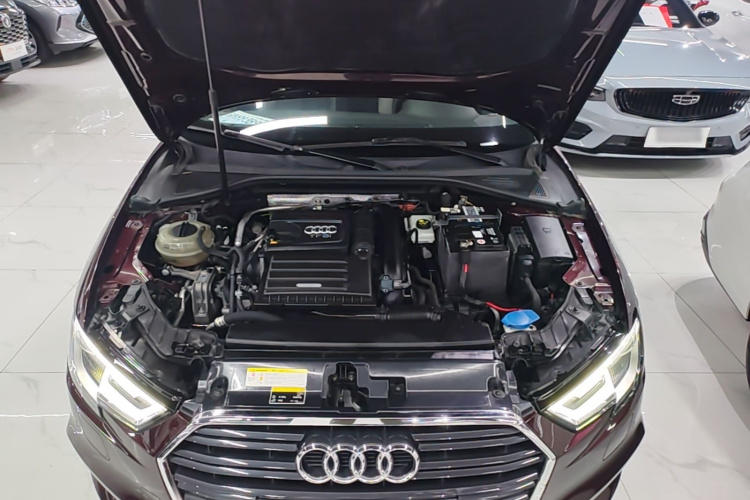 Audi A3 2018 car image #20