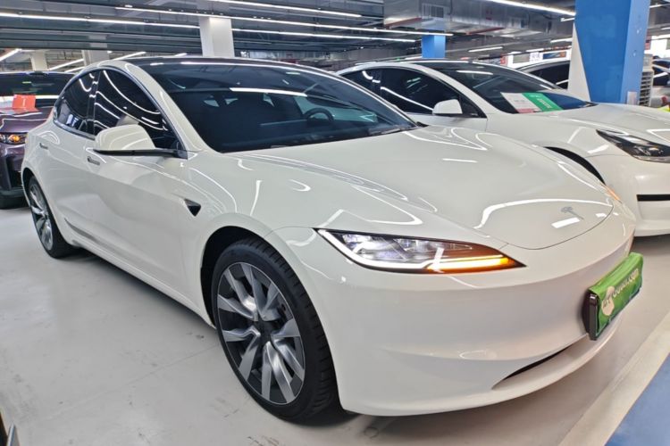 Tesla Model 3 2024 car image #6