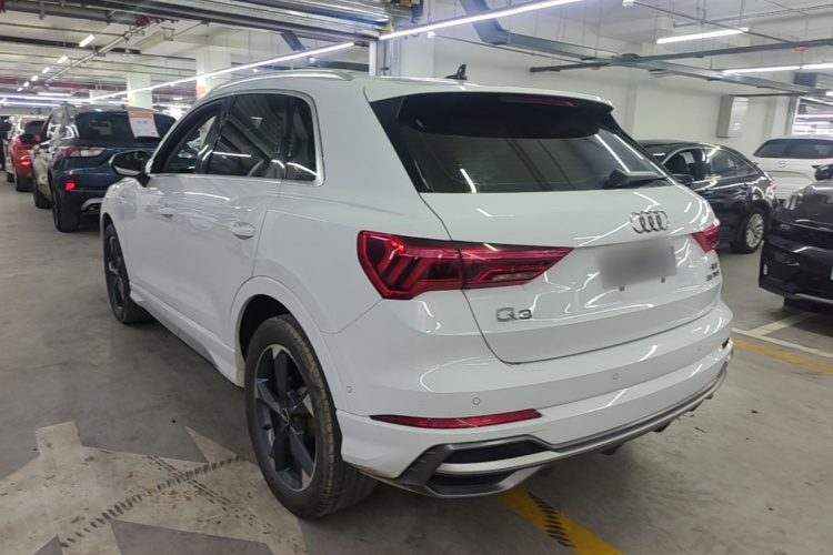 Audi Q3 2021 #5 Audi Q3 2021 изображение автомобиля #5