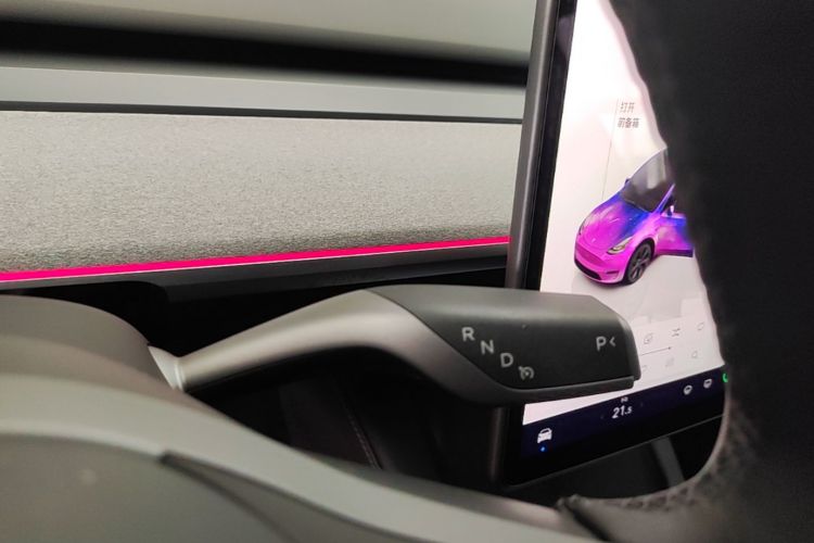 Tesla Model Y 2024 #18 Tesla Model Y 2024 car image #18