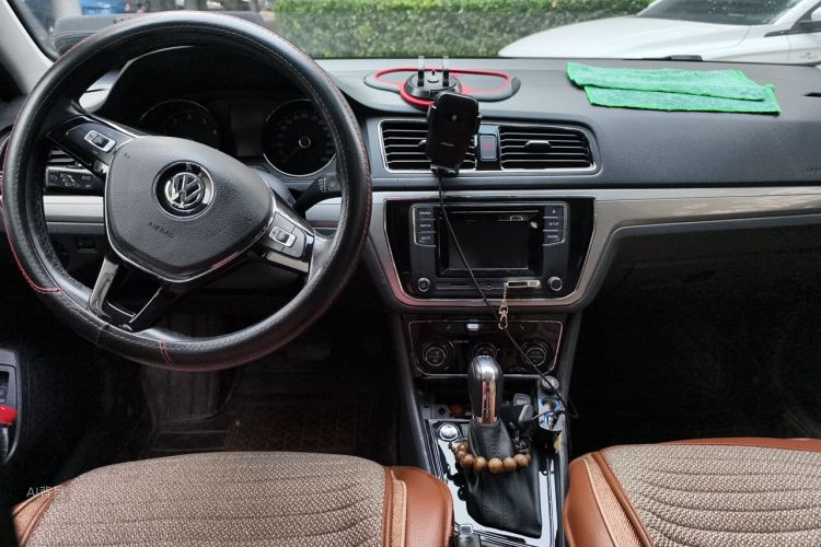 Volkswagen Lavida 2015 car image #11