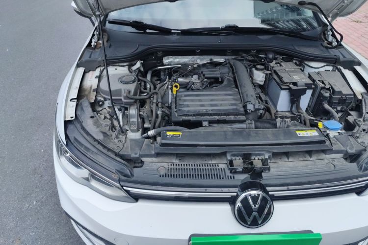 Volkswagen Golf 2021 car image #22