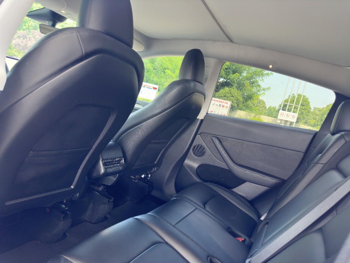 Tesla Model Y 2024 immagine di auto #6