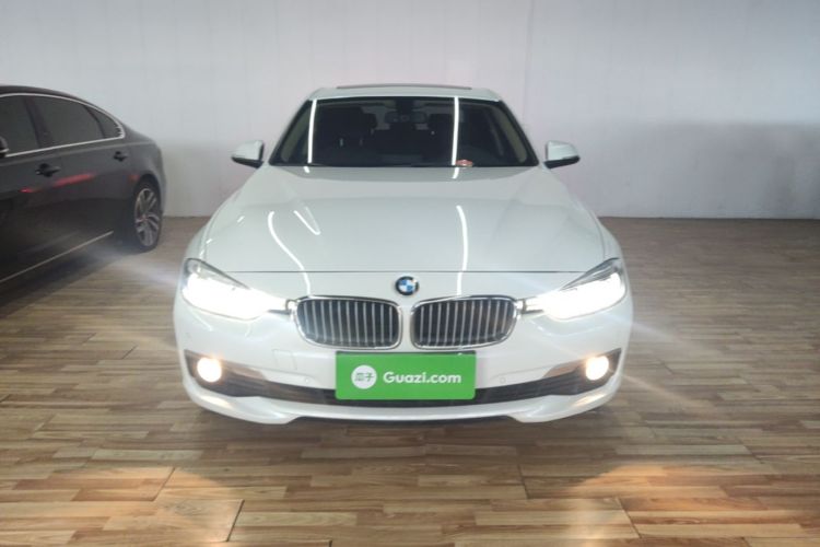 BMW 3 Series 2018 immagine di auto #3