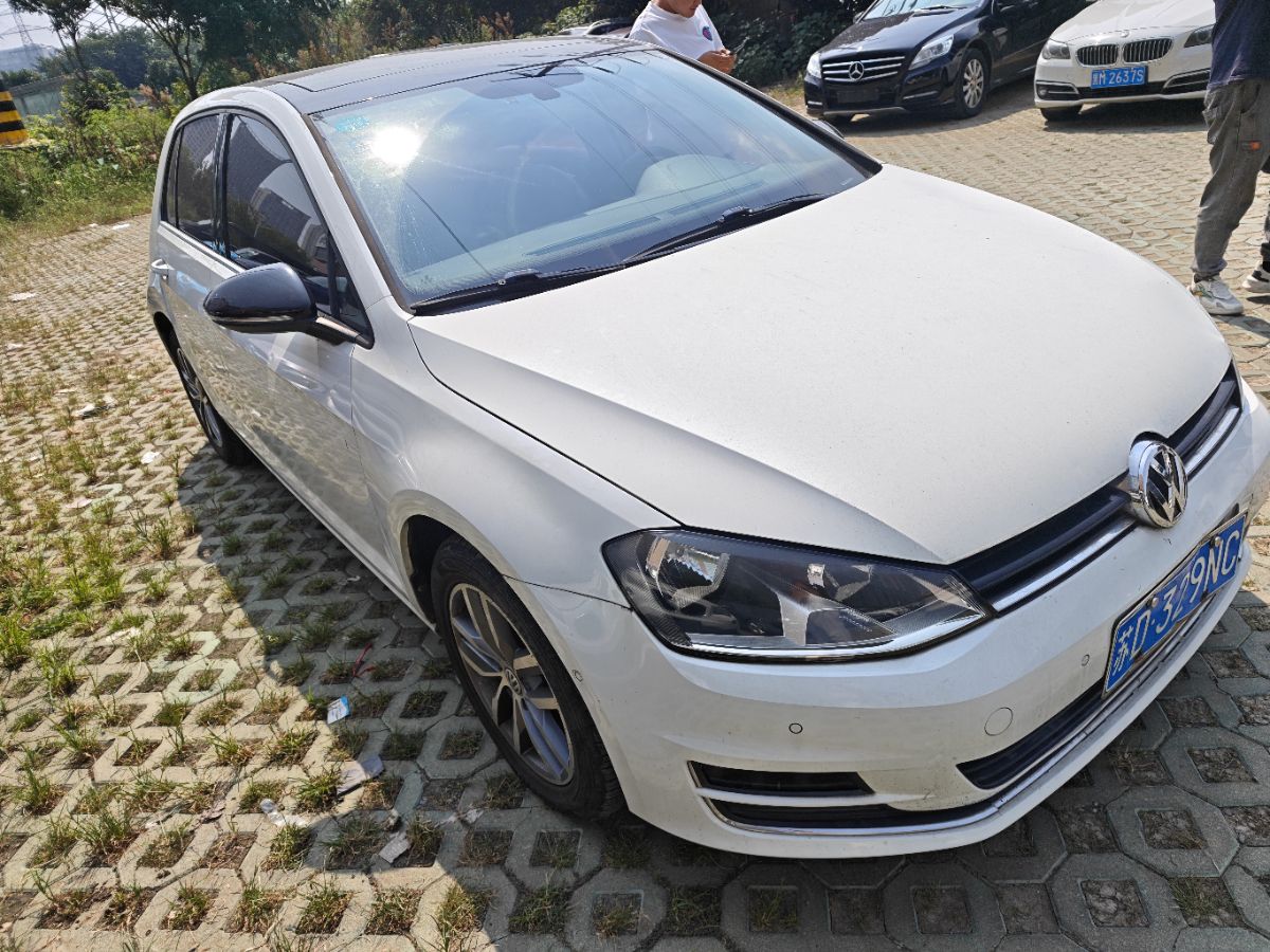 Volkswagen Golf 2017 car image 