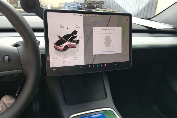 Tesla Model Y 2024 car image #13