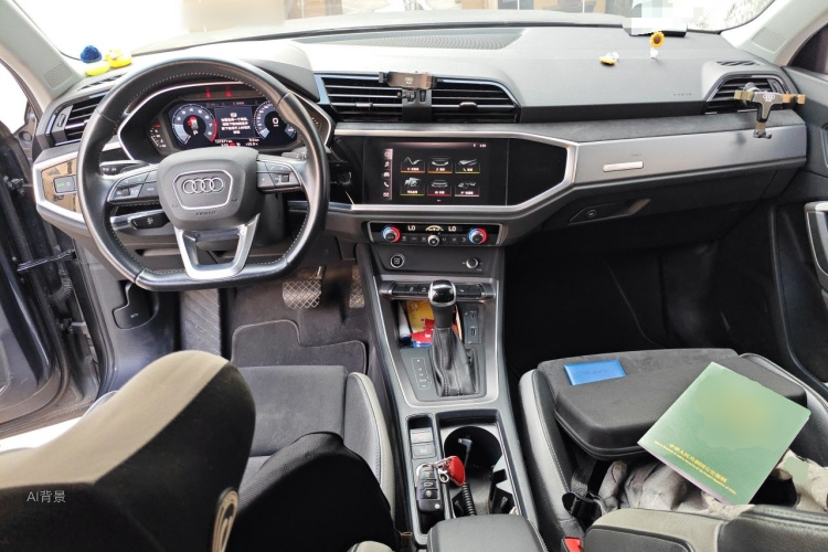 Audi Q3 2021 car image #11