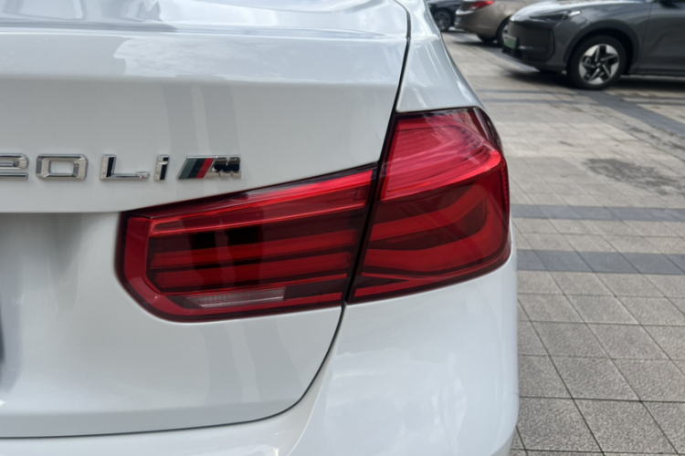 BMW 3 Series 2017 #22 BMW 3 Series 2017 car image #22