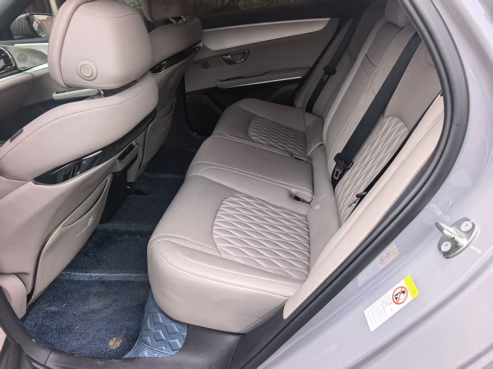 BYD Han 2024 car image #9
