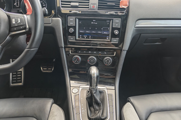 Volkswagen Golf 2018 #12 Volkswagen Golf 2018 car image #12