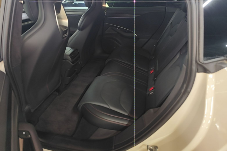MI SU7 2024 car image #13