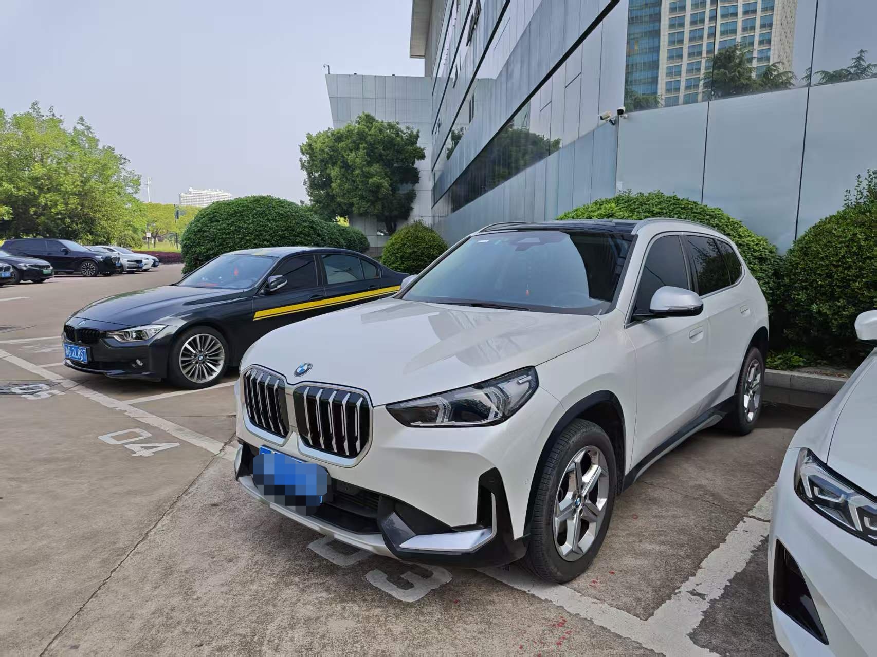 BMW X1 2023 car image 
