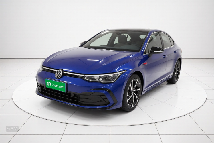 Volkswagen Golf 2021 car image #2