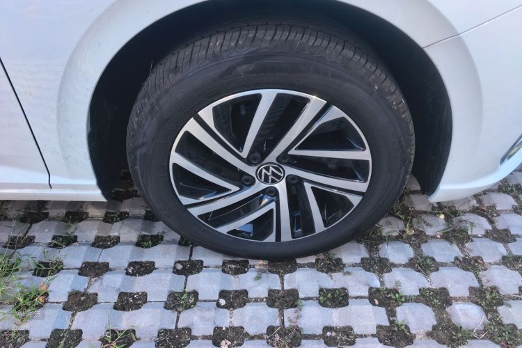 Volkswagen Lavida 2026 car image #9