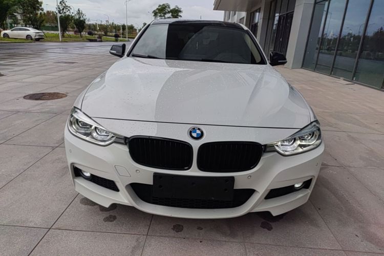 BMW 3 Series 2018 immagine di auto #3