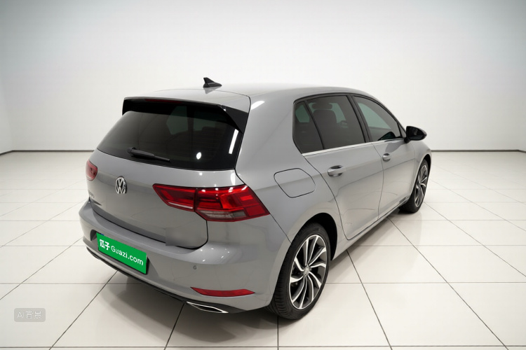 Volkswagen Golf 2022 car image #7