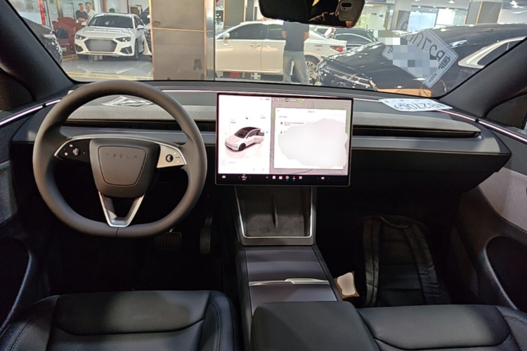 Tesla Model Y 2026 #10 Tesla Model Y 2026 immagine di auto #10