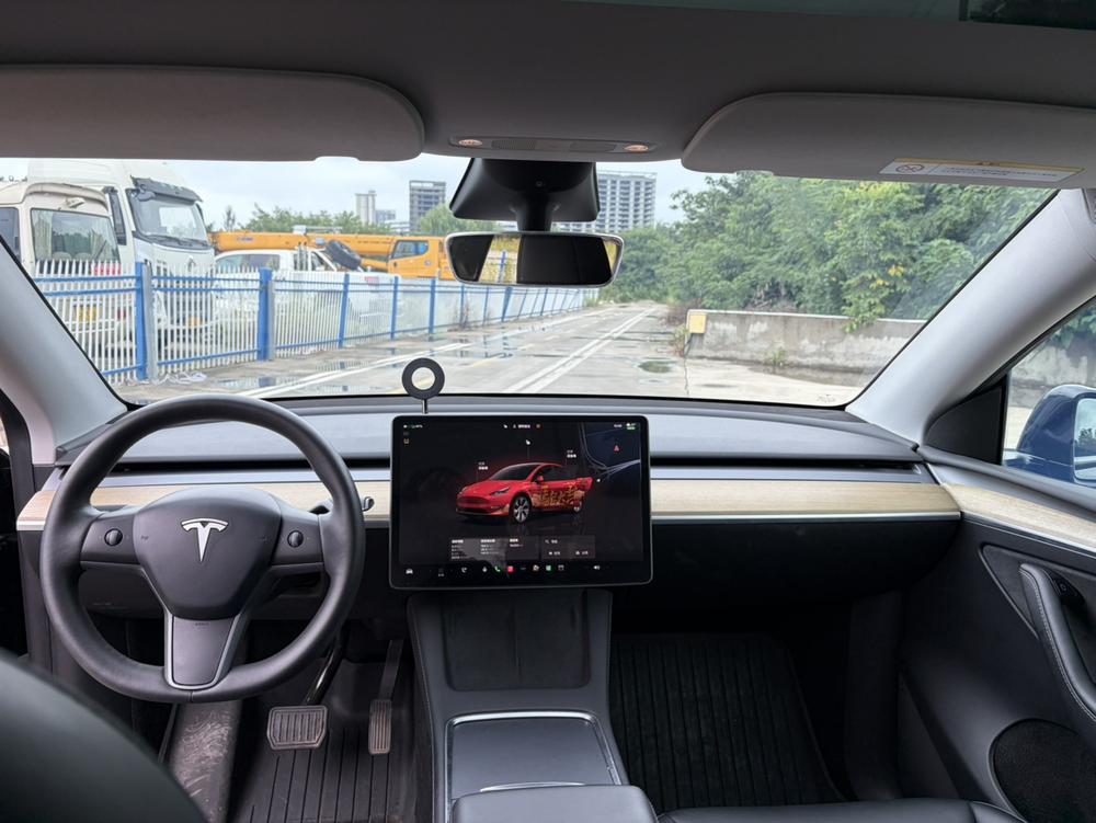 Tesla Model Y 2022 #9 Tesla Model Y 2022 car image #9