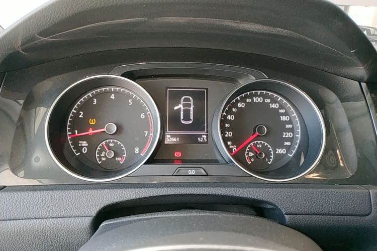 Volkswagen Golf 2020 car image #12