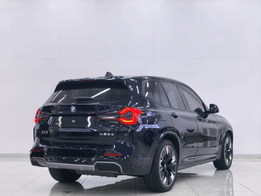 BMW iX3 2023 car image #8