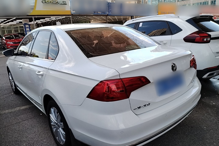 Volkswagen Bora 2017 car image #5