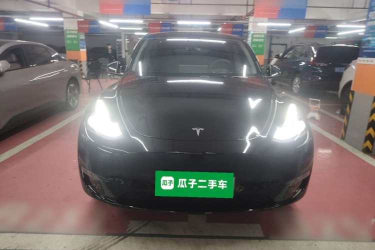 Tesla Model Y 2023 #3 Tesla Model Y 2023 car image #3