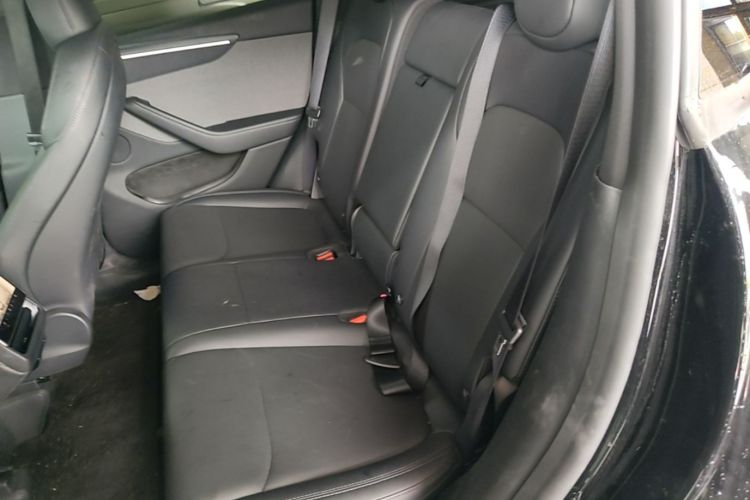 Tesla Model Y 2025 #17 Tesla Model Y 2025 car image #17